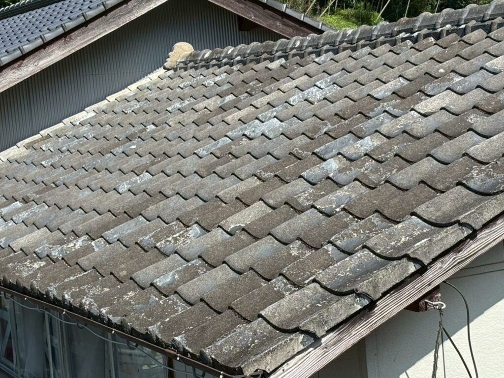 八女市　I様　車庫屋根塗装 (4)